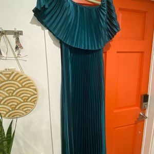 Emerald green, off shoulder dress - XL, NWOT